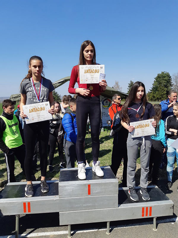 atletika-opstinsko-takmicenje-26FB04E8F-2D23-ABC9-1E8D-2F2AFEE61B91.jpg