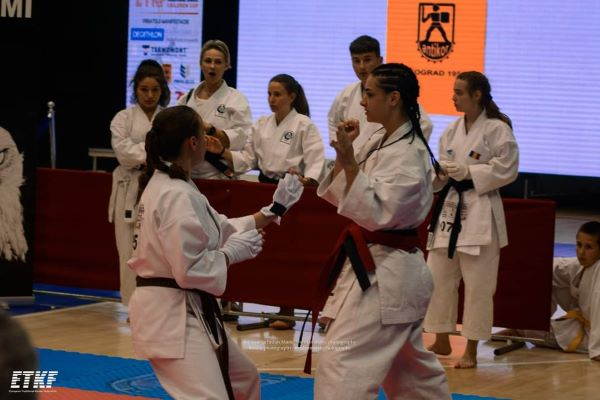 karate-2C789FA7C-2865-23E7-DA3B-F37664D1D36A.jpg