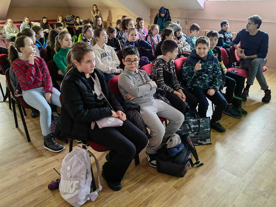 parlamentarci-petacima-2A6D5633E-E611-7E0B-80E8-CB8B318E01A5.jpg