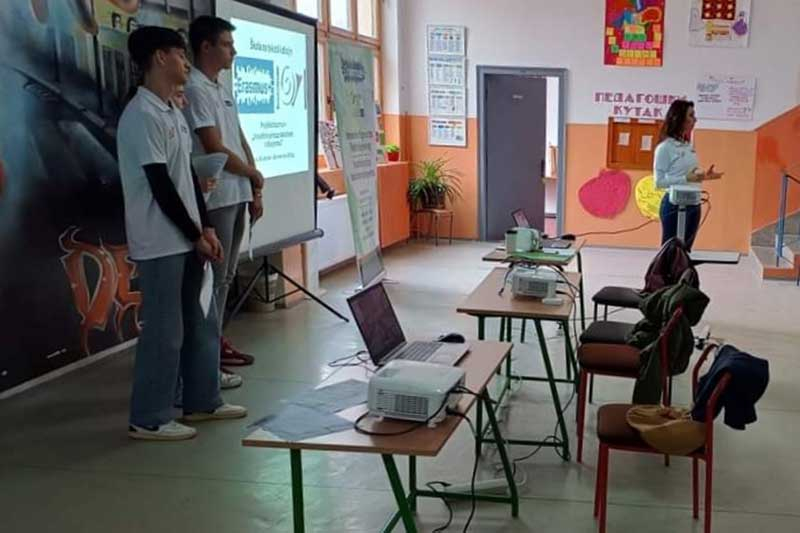 profesionalna-orijentacija2-242FA1CE9-1F71-3AC6-7E45-44FCFF8E9353.jpg