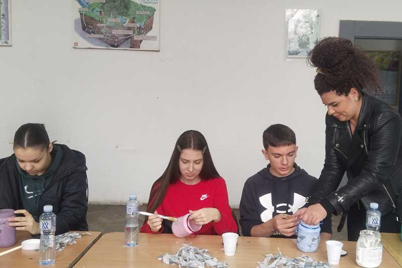 profesionalna-orijentacija2-777871ED4-EE46-56B5-D2E6-18BA1ED2C7C2.jpg