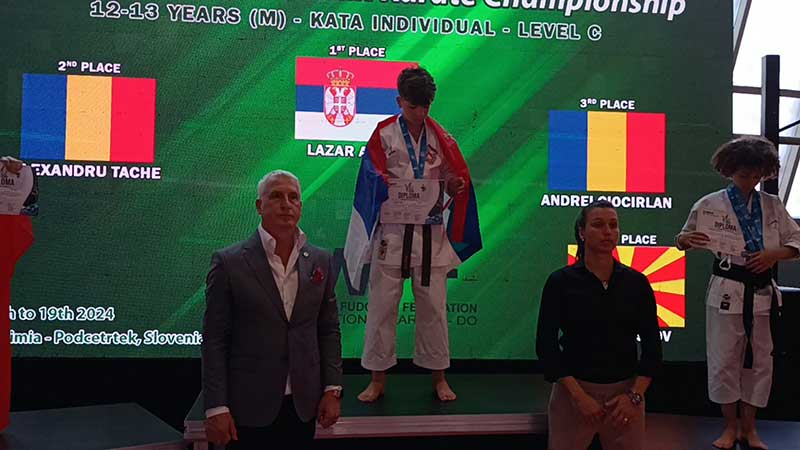 lazar-arsic-137F4637A-382D-7F24-143E-619399FCDF51.jpg